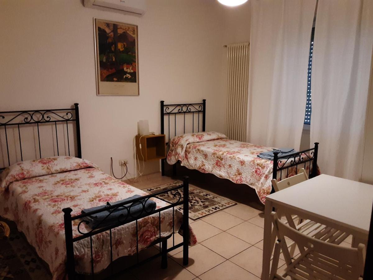 Locazione Menini - Camere Zona Stazione Padua Kamer foto